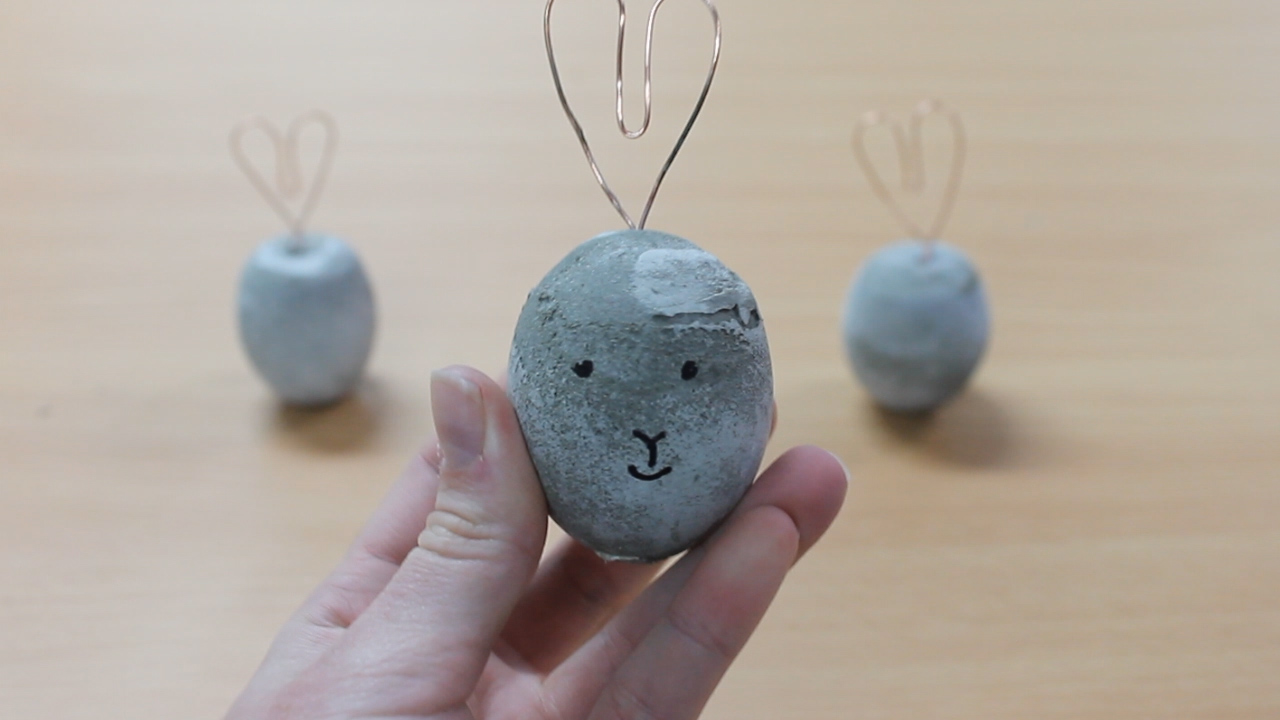 Concrete and Copper Easter Bunnies. A do it yourself (DIY) video using OneMix Mortar.