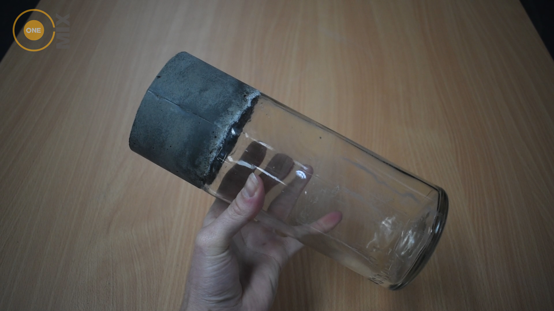 DIY Concrete Dipped Vase using OneMix Mortar